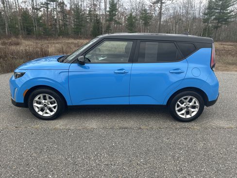 Certified 2023 Kia Soul S image 8