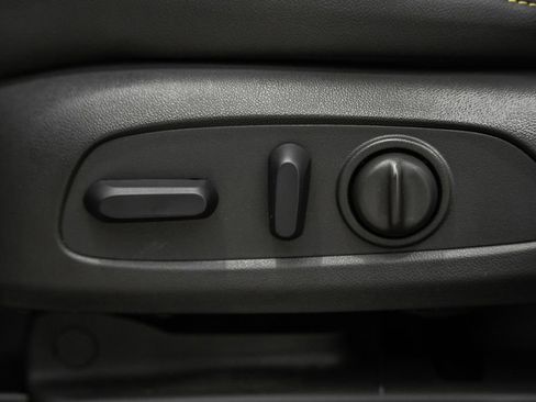 Used 2025 Chevrolet TrailBlazer ACTIV FWD image 37