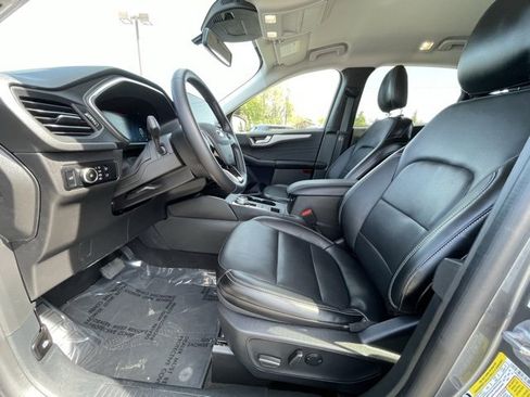 Used 2024 Ford Escape Platinum image 7