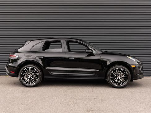 Certified 2026 Porsche Macan AWD/4WD image 8