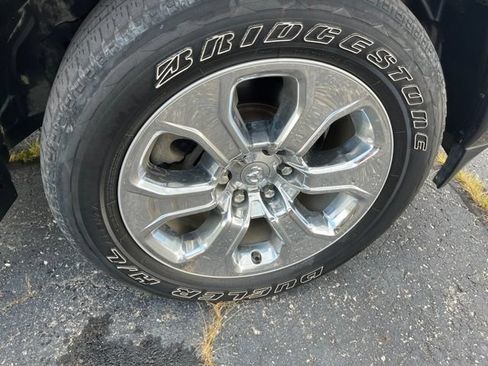 Used 2023 RAM 1500 Big Horn AWD/4WD image 3