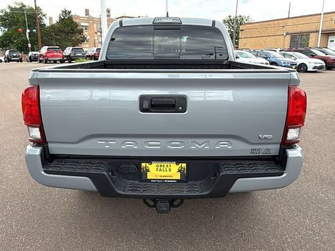 Used 2018 Toyota Tacoma TRD Sport AWD/4WD image 6