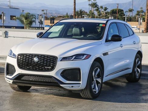 Used 2024 Jaguar F-PACE R-Dynamic S image 4