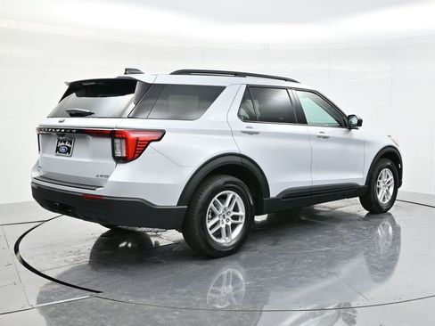 New 2026 Ford Explorer Active image 5