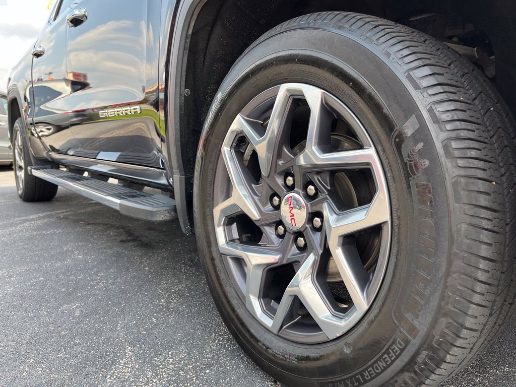 Used 2023 GMC Sierra 1500 SLT w/ SLT Premium Plus Package AWD/4WD image 19