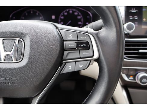 Used 2018 Honda Accord Touring image 25