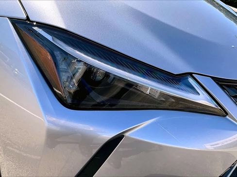 New 2026 Lexus UX 300h FWD image 21