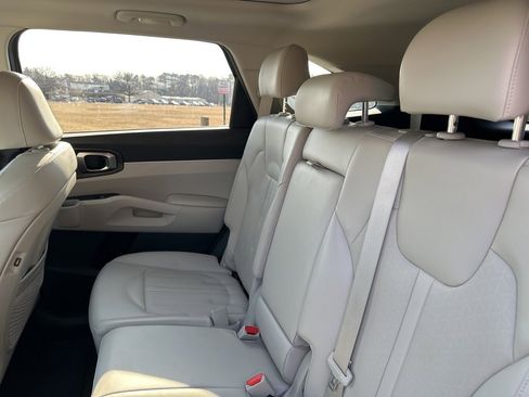 Certified 2023 Kia Sorento S w/ Panoramic Sunroof Package image 12