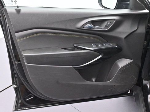 Used 2025 Chevrolet Trax ACTIV w/ Sunroof Package FWD image 10