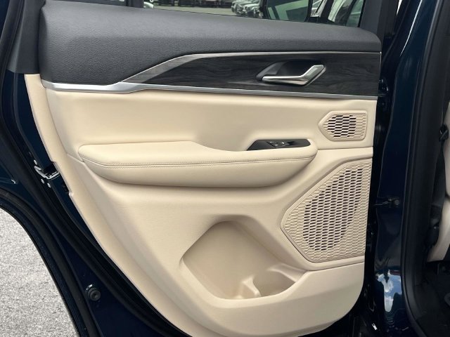 New 2026 Jeep Grand Cherokee Limited w/ Limited Altitude Package RWD image 14