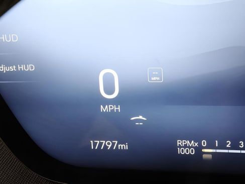 Used 2025 Buick Enclave Sport Touring w/ Power Package AWD/4WD image 15