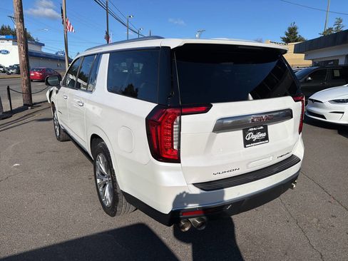Used 2021 GMC Yukon XL Denali w/ Denali Ultimate Package image 3