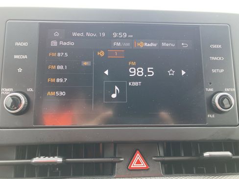 Used 2024 Kia Sportage LX image 12