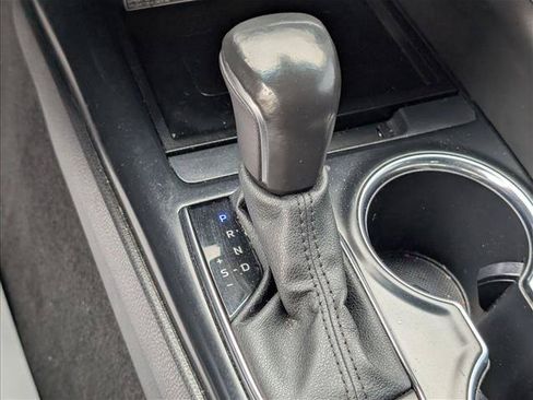 Used 2020 Toyota Camry XLE FWD image 12