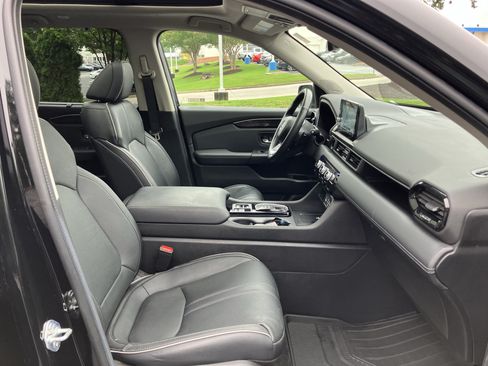 Certified 2024 Honda Pilot Elite image 37