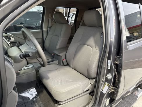 Used 2021 Nissan Frontier SV image 11