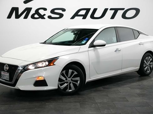 Used 2022 Nissan Altima 2.5 S FWD image 2