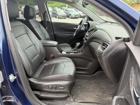 Used 2022 Chevrolet Equinox Premier image 11