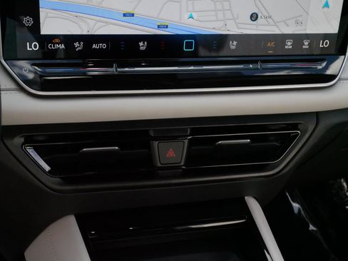Certified 2025 Volkswagen Tiguan SEL R-Line AWD/4WD image 23