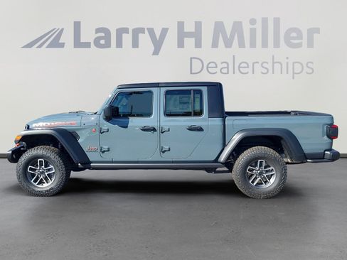 New 2025 Jeep Gladiator Mojave w/ Steel Bumper Group image 3