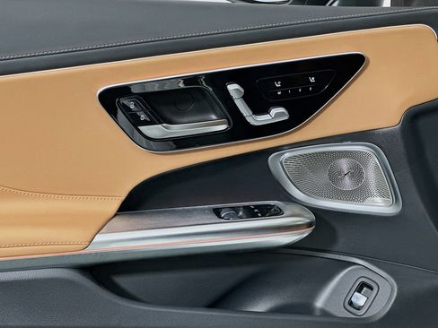 Used 2024 Mercedes-Benz CLE 300 4MATIC Coupe image 17