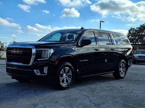 Used 2021 GMC Yukon XL SLE image 3