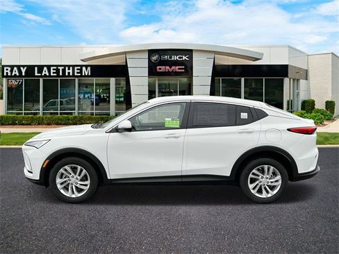 Used 2025 Buick Envista Preferred w/ Convenience I Package image 2