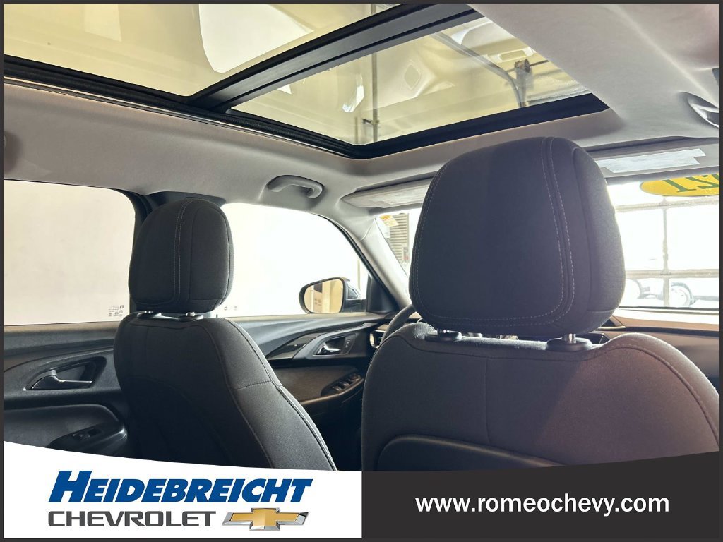 Used 2021 Chevrolet TrailBlazer LT w/ Sun and Liftgate Package FWD image 34