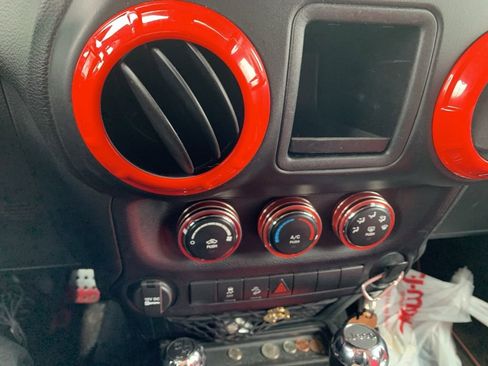 Used 2015 Jeep Wrangler Unlimited Sport w/ Max Tow Package AWD/4WD image 16