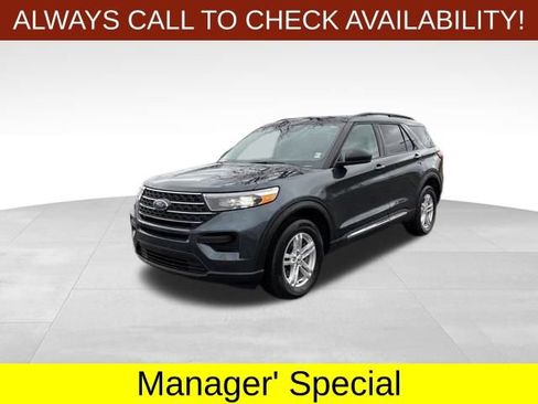 Used 2022 Ford Explorer XLT image 3