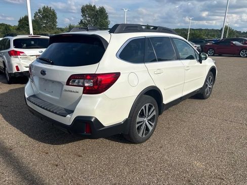 Used 2018 Subaru Outback 2.5i Limited w/ Popular Package #2 AWD/4WD image 3
