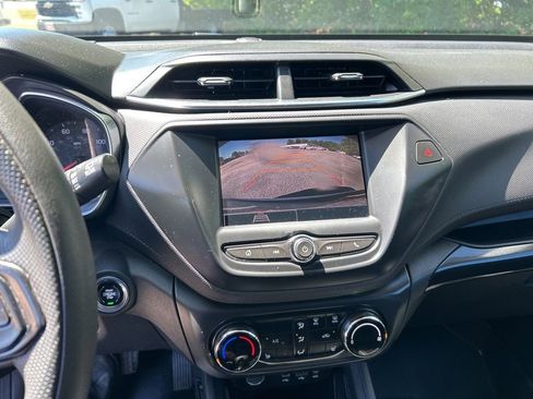 Used 2022 Chevrolet TrailBlazer LT FWD image 18