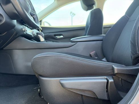 Used 2022 Nissan Sentra SV w/ All-Weather Package FWD image 25