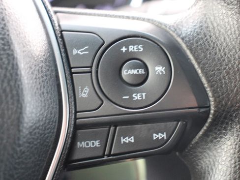 Certified 2019 Toyota Camry LE image 25