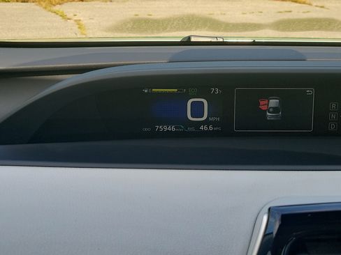 Used 2017 Toyota Prius Two w/ Prius Two Safety Plus Package FWD image 23