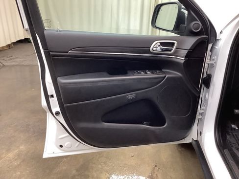 Used 2022 Jeep Grand Cherokee Limited image 12