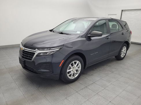 Used 2022 Chevrolet Equinox LS AWD/4WD image 2
