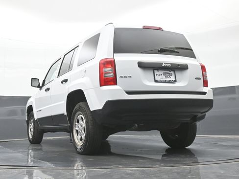 Used 2016 Jeep Patriot Sport AWD/4WD image 33
