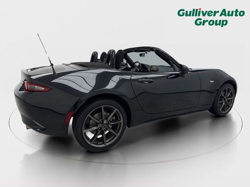 Used 2016 MAZDA MX-5 Miata Club RWD image 24