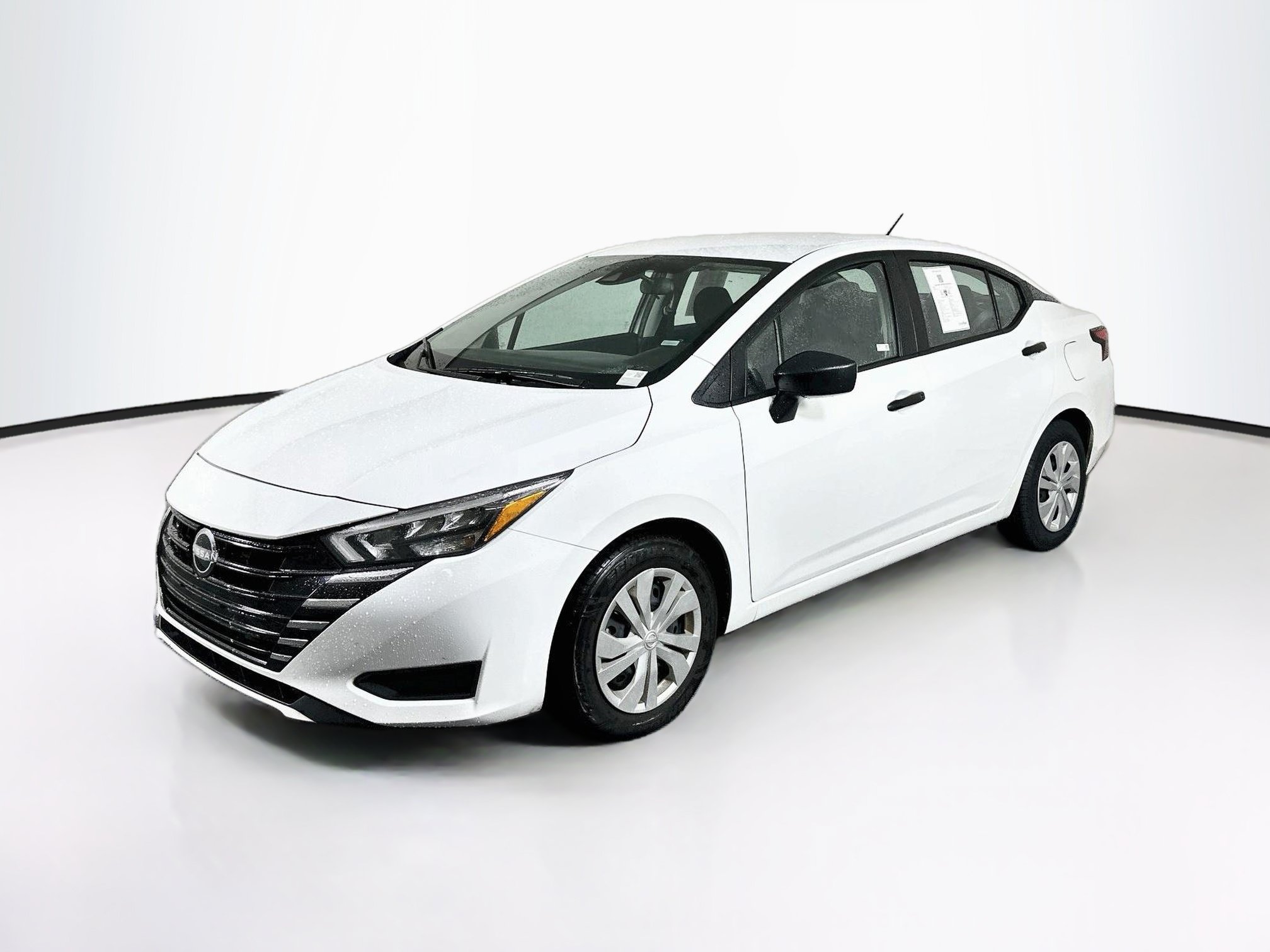 Used 2025 Nissan Versa S FWD image 3