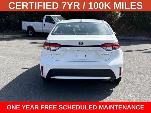 Used 2022 Toyota Corolla LE FWD image 3