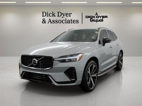 Certified 2025 Volvo XC60 T8 Ultra w/ Protection Package Premier image 7