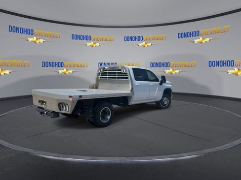 Used 2024 Chevrolet Silverado 3500 LT AWD/4WD image 10