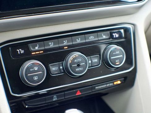 Used 2022 Volkswagen Atlas SE image 30