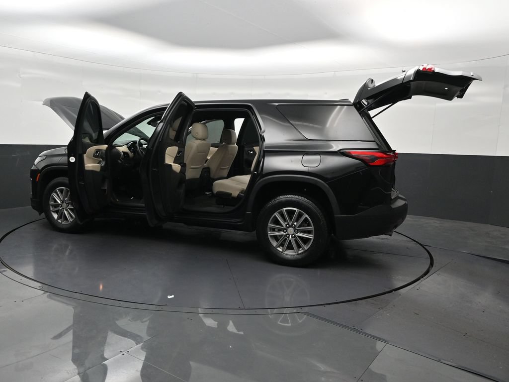 Used 2023 Chevrolet Traverse LS FWD image 36