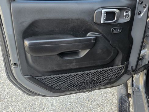 Used 2019 Jeep Wrangler Unlimited Sport S image 27