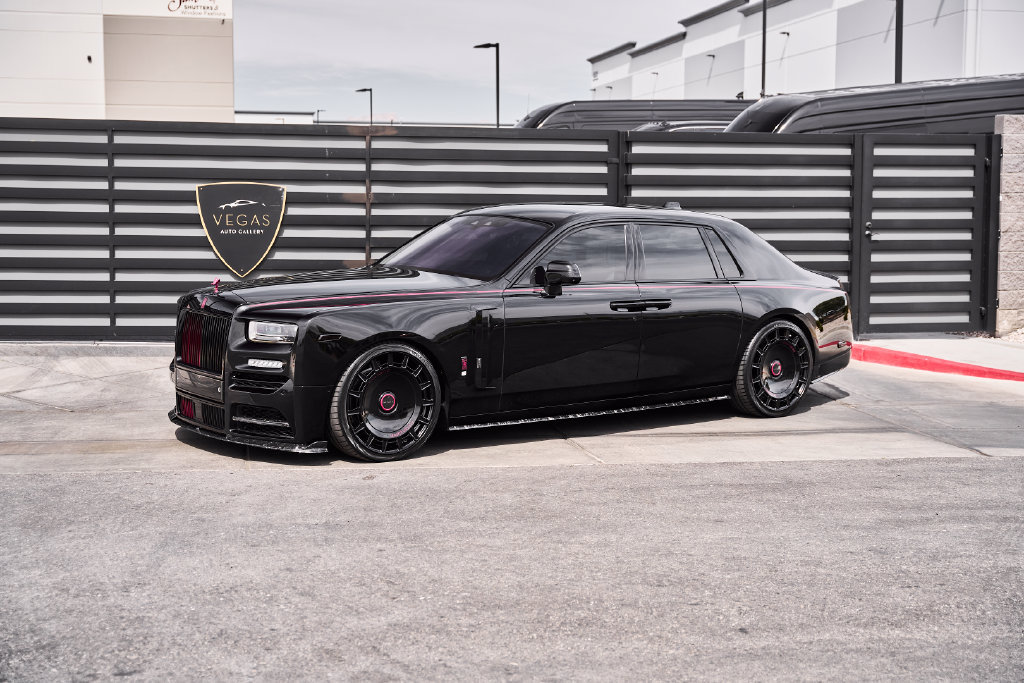 Used 2023 Rolls-Royce Phantom Sedan RWD image 6