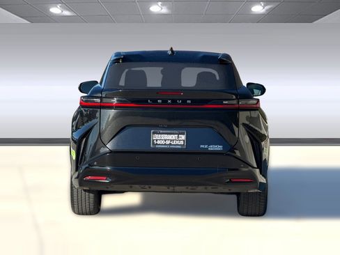 Used 2023 Lexus RZ 450e Premium w/ Technology Package image 10