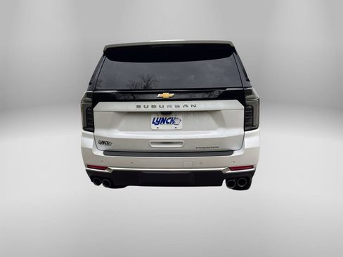 Used 2025 Chevrolet Suburban Premier AWD/4WD image 10