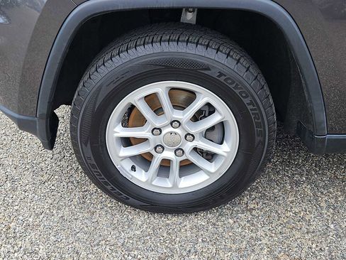 Used 2020 Jeep Grand Cherokee Laredo image 8